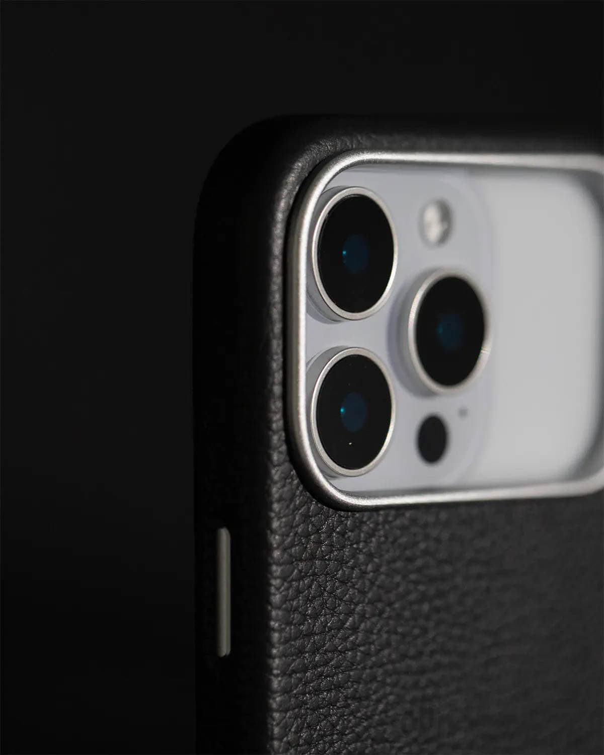 objcts.io、｢iPhone 17｣シリーズ向けケースを予告